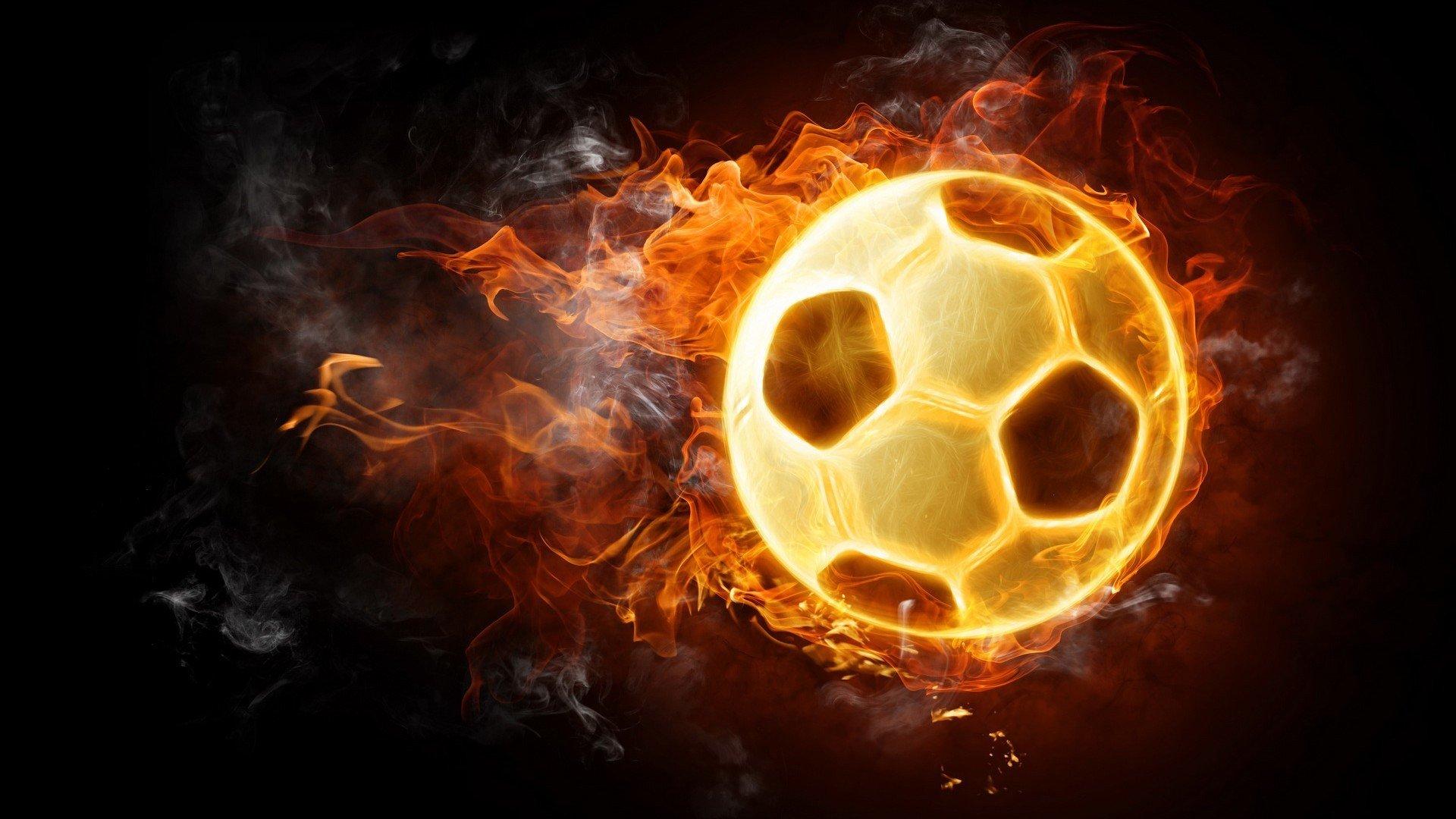 意媒聚焦，库普梅纳斯转型中卫表现惊艳，尤文图斯中场补强迫在眉睫